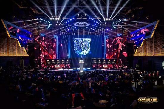 体育国王杯：巴萨客场2比1逆转巴列卡诺 晋级八强